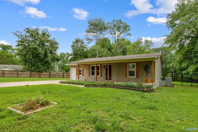 16712 Brooks Dr, Athens, AL 35611 - view of front of home featuring covered porch and driveway