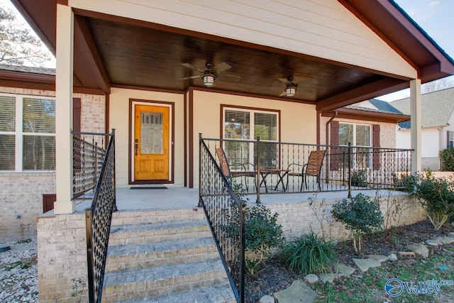 property entrance featuring ceiling fan and covered porch