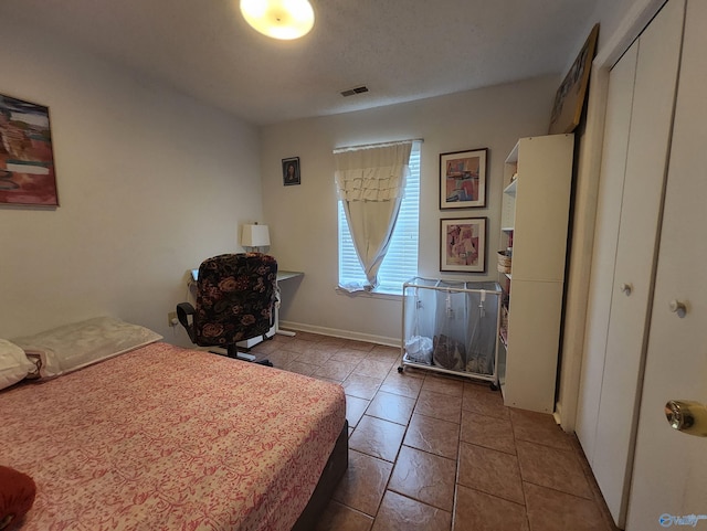 bedroom with a closet