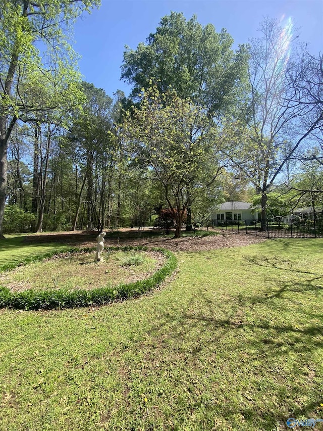 1702 Roseberry Dr, Scottsboro, AL 35769 - view of yard featuring fence