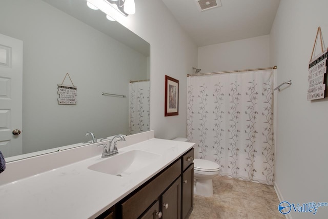 4304 Adventura Dr, Owens Cross Roads, AL 35763 - full bathroom with toilet, vanity, and a shower with shower curtain