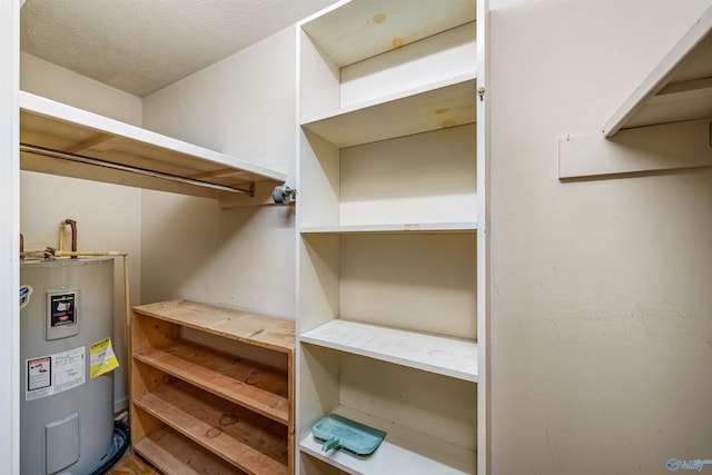 2211 Pumpkin Center Rd NE, Fort Payne, AL 35967 - walk in closet with electric water heater