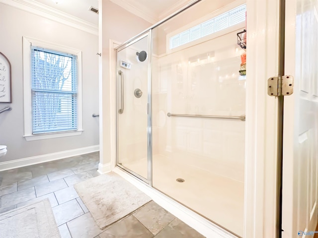 full bath featuring visible vents, baseboards, toilet, ornamental molding, and a stall shower