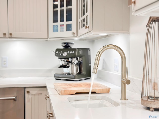 room details featuring a sink