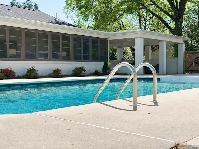 pool with fence
