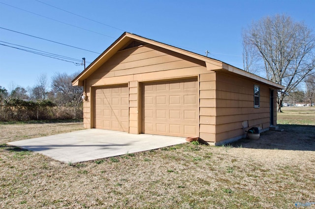 view of detached garage