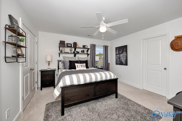 view of patio featuring ceiling fan and an outdoor hangout area