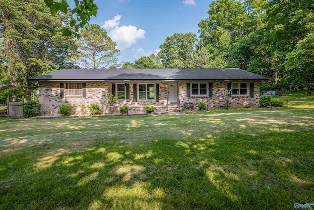 1305 Beason Gap Rd NE, Fort Payne, AL 35967 - ranch-style house featuring a front lawn and brick siding