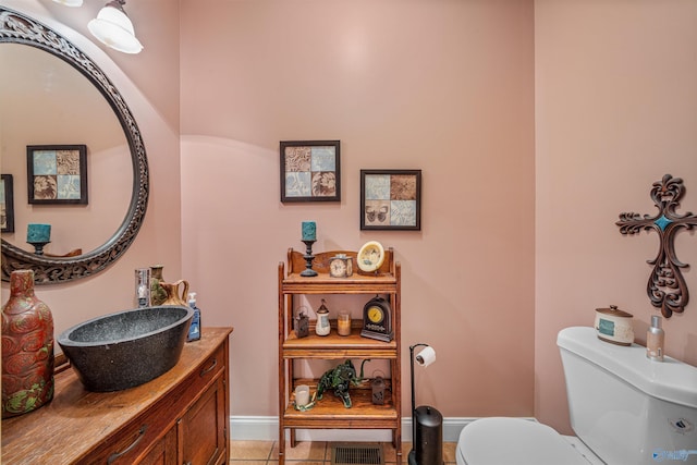 152 W Dr, Fyffe, AL 35971 - bathroom with toilet, baseboards, vanity, and tile patterned floors