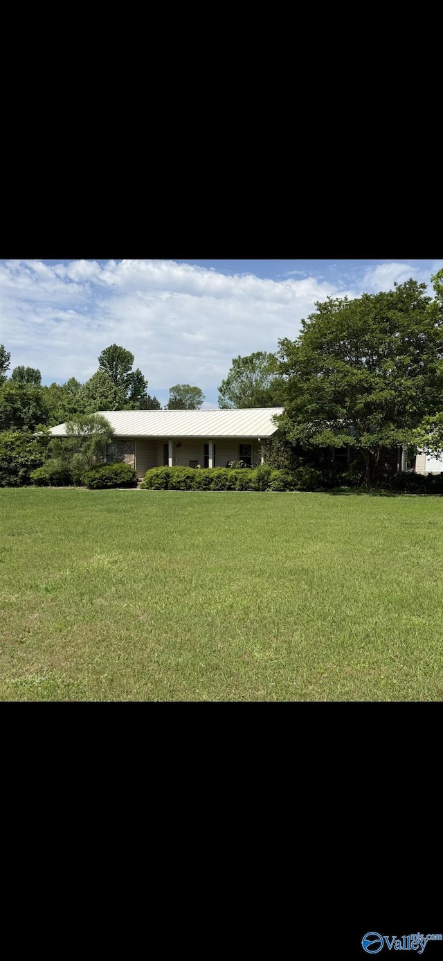 20177 Al Highway 33, Moulton, AL 35650 - view of front of property with a front yard