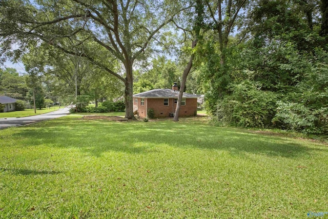 101 Arcade St, Gadsden, AL 35901 - view of grassy yard with driveway