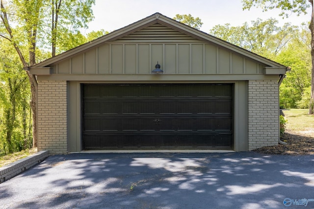 view of detached garage