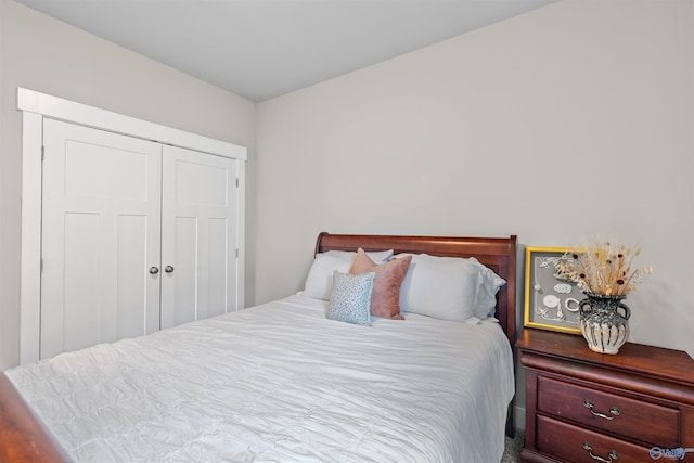 bedroom featuring a closet