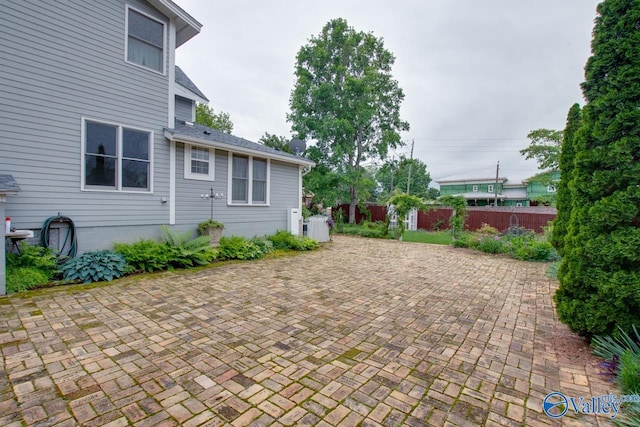 717 NE Eustis Ave, Huntsville, AL 35801 - view of patio with fence