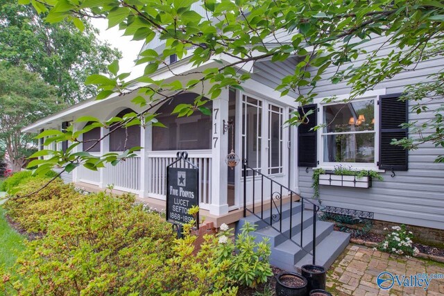 717 NE Eustis Ave, Huntsville, AL 35801 - view of home's exterior