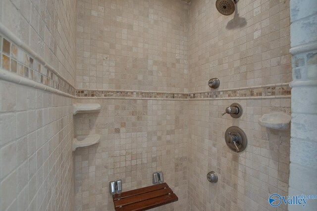 717 NE Eustis Ave, Huntsville, AL 35801 - bathroom featuring a tile shower