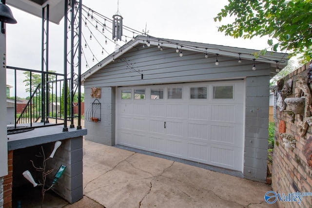 717 NE Eustis Ave, Huntsville, AL 35801 - view of garage