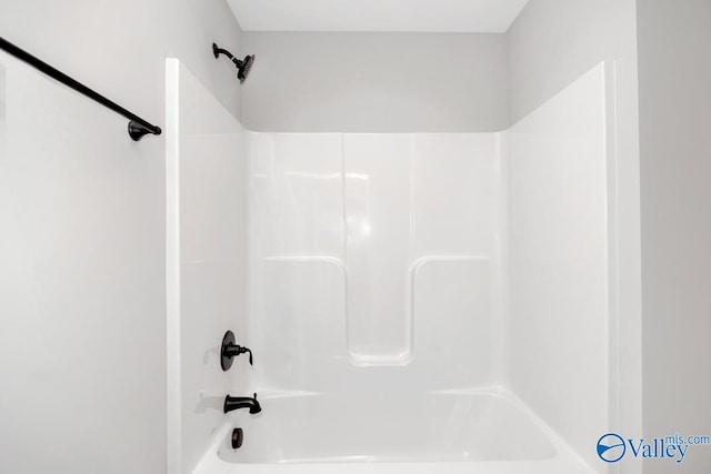 full bath with shower / bath combination