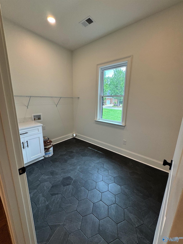 4829 Whorton Bend Rd, Gadsden, AL 35901 - laundry room featuring washer hookup and recessed lighting