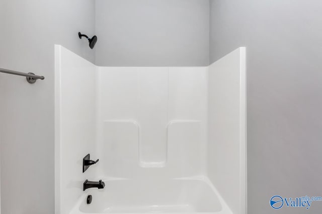 bathroom featuring shower / washtub combination