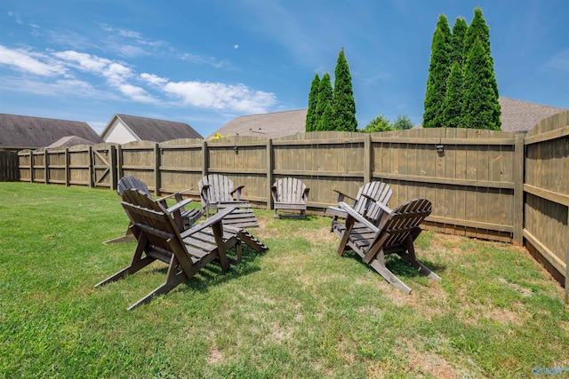 view of yard featuring a fenced backyard