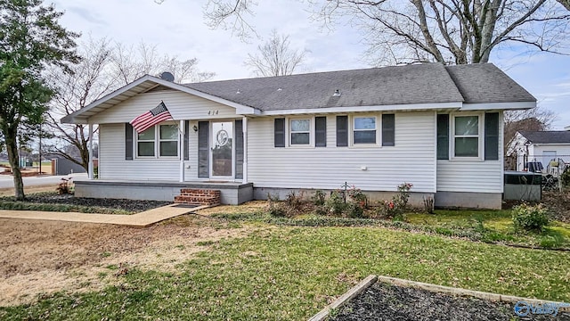 view of front of house featuring a front yard