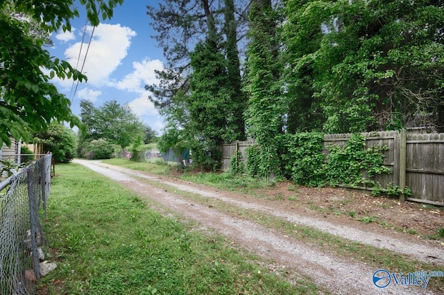 303 Bobwhite Dr SW, Decatur, AL 35601 - view of road