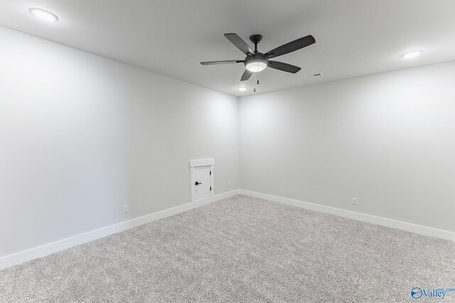 unfurnished room featuring carpet flooring and ceiling fan