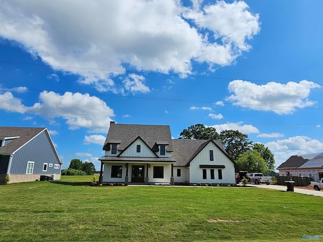 view of front of house with a front lawn