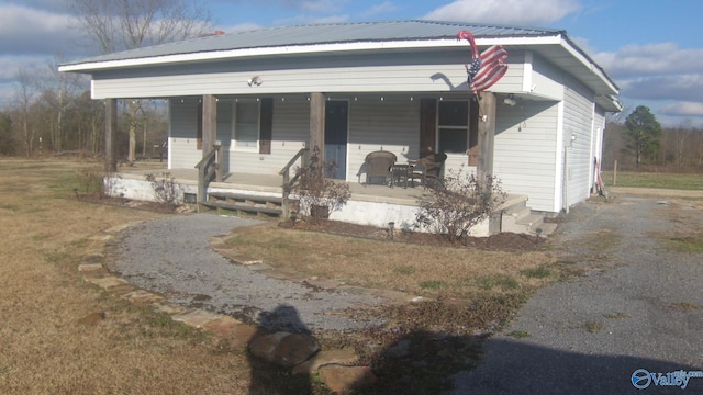 view of front of house with a porch