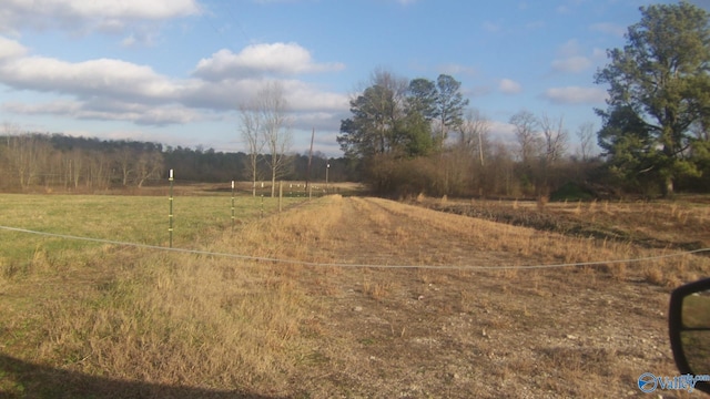 view of yard featuring a rural view