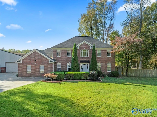 view of front of house featuring a front lawn