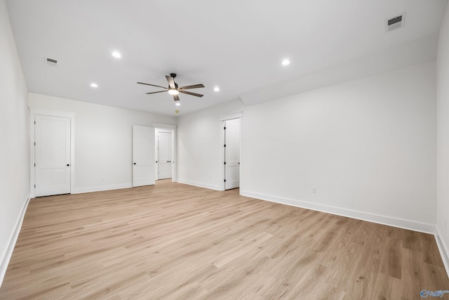 unfurnished room with light hardwood / wood-style floors and ceiling fan