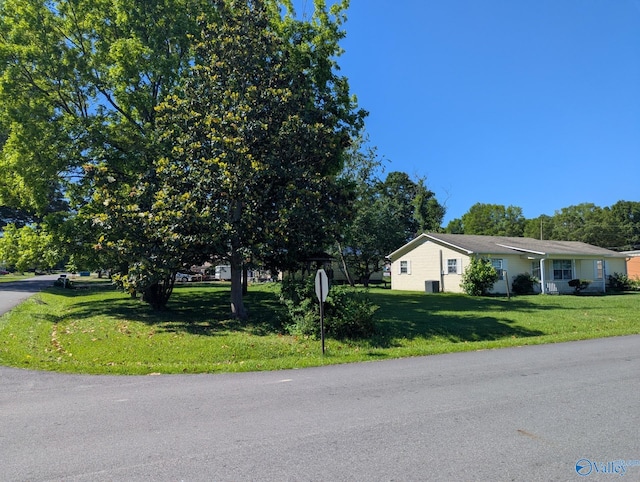 302 Rogers Ave, Boaz, AL 35957 - view of front of home with a front yard