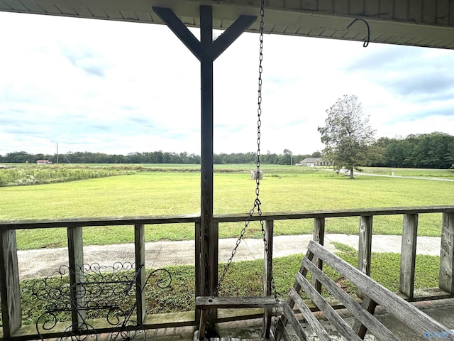 view of yard featuring a rural view