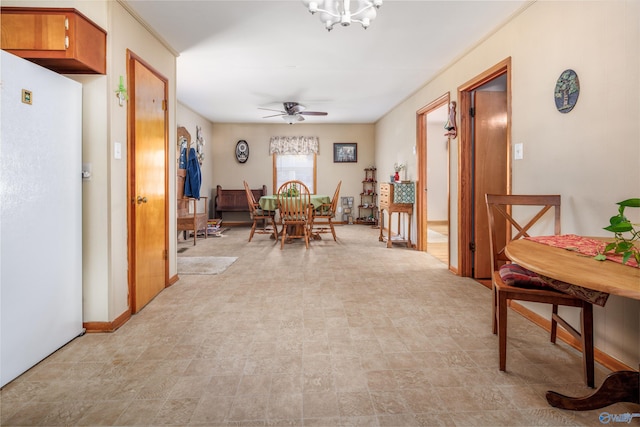 dining room with ceiling fan