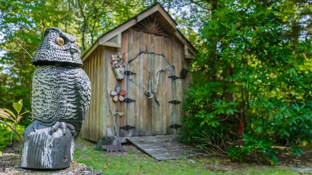 view of outbuilding