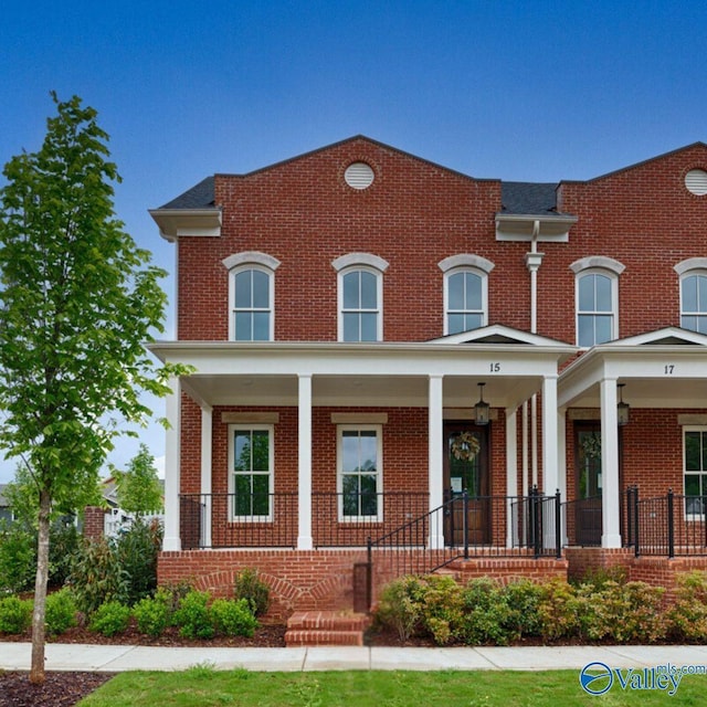 view of front of house featuring covered porch