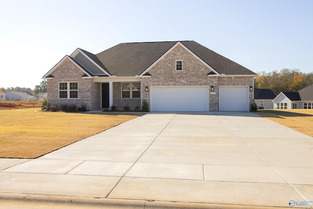 view of front of house featuring a front lawn