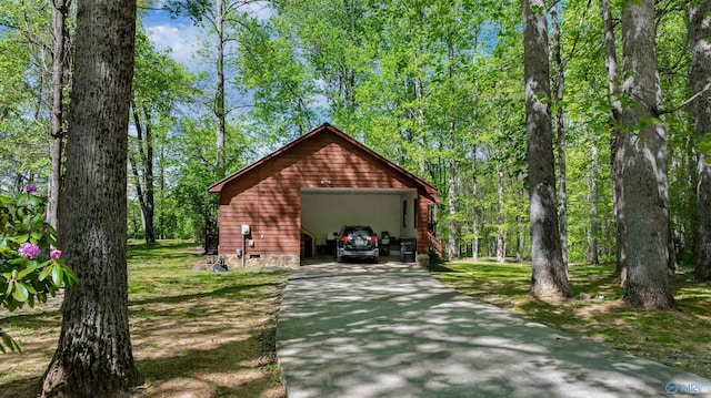 view of detached garage