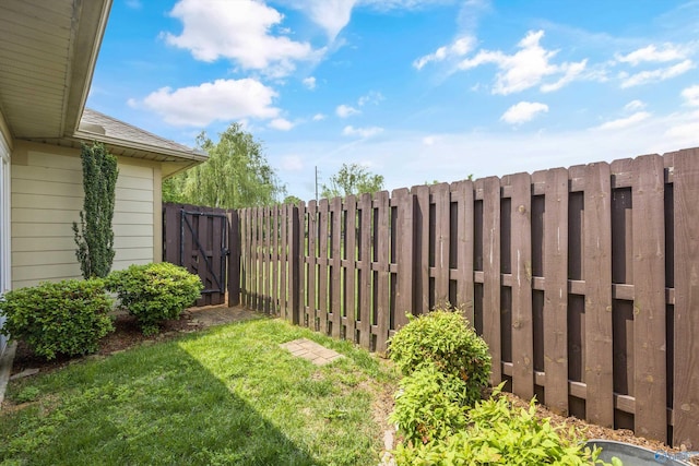 164 Moore Farm Cir NW, Huntsville, AL 35806 - view of yard with fence and a gate