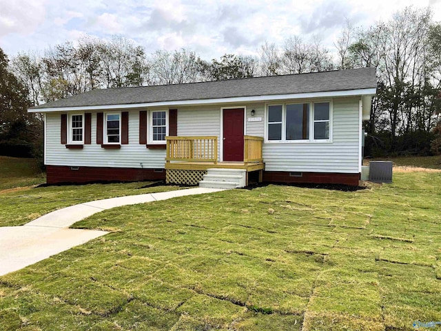 view of front of house with a front yard