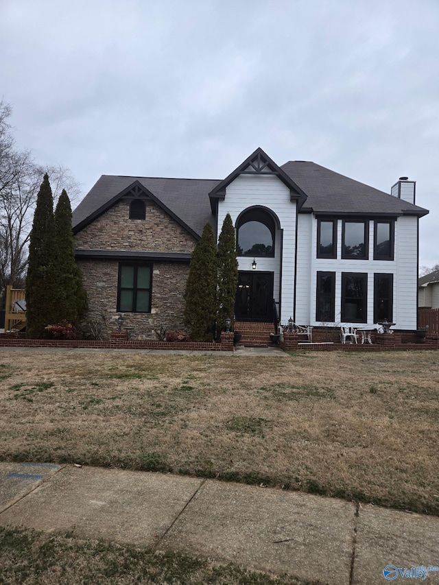 view of front of house with a front yard