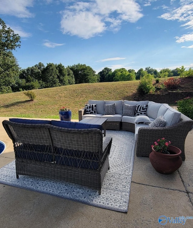 view of patio featuring an outdoor hangout area