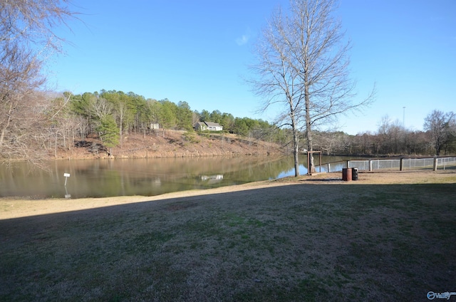 view of yard featuring a water view