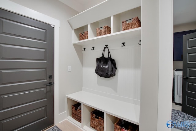 8076 Goose Ridge Dr, Owens Cross Roads, AL 35763 - mudroom featuring washer / clothes dryer