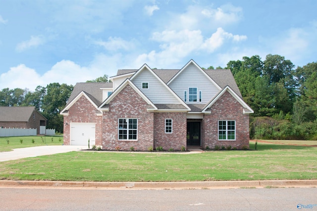 craftsman house featuring a front yard