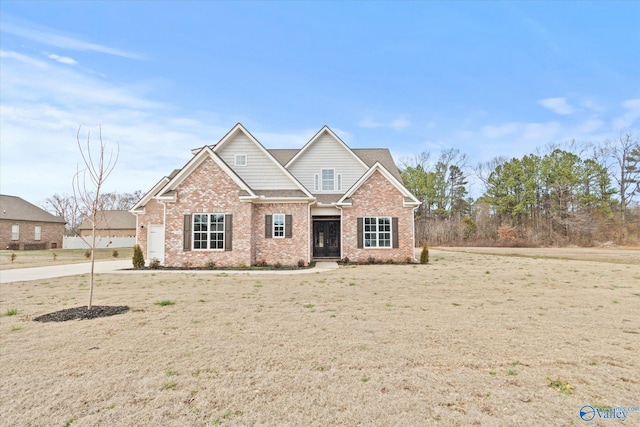 craftsman house with a front yard