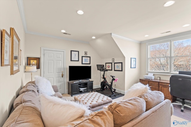 living area with recessed lighting, visible vents, ornamental molding, light wood-type flooring, and baseboards