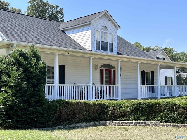 view of front facade featuring a porch